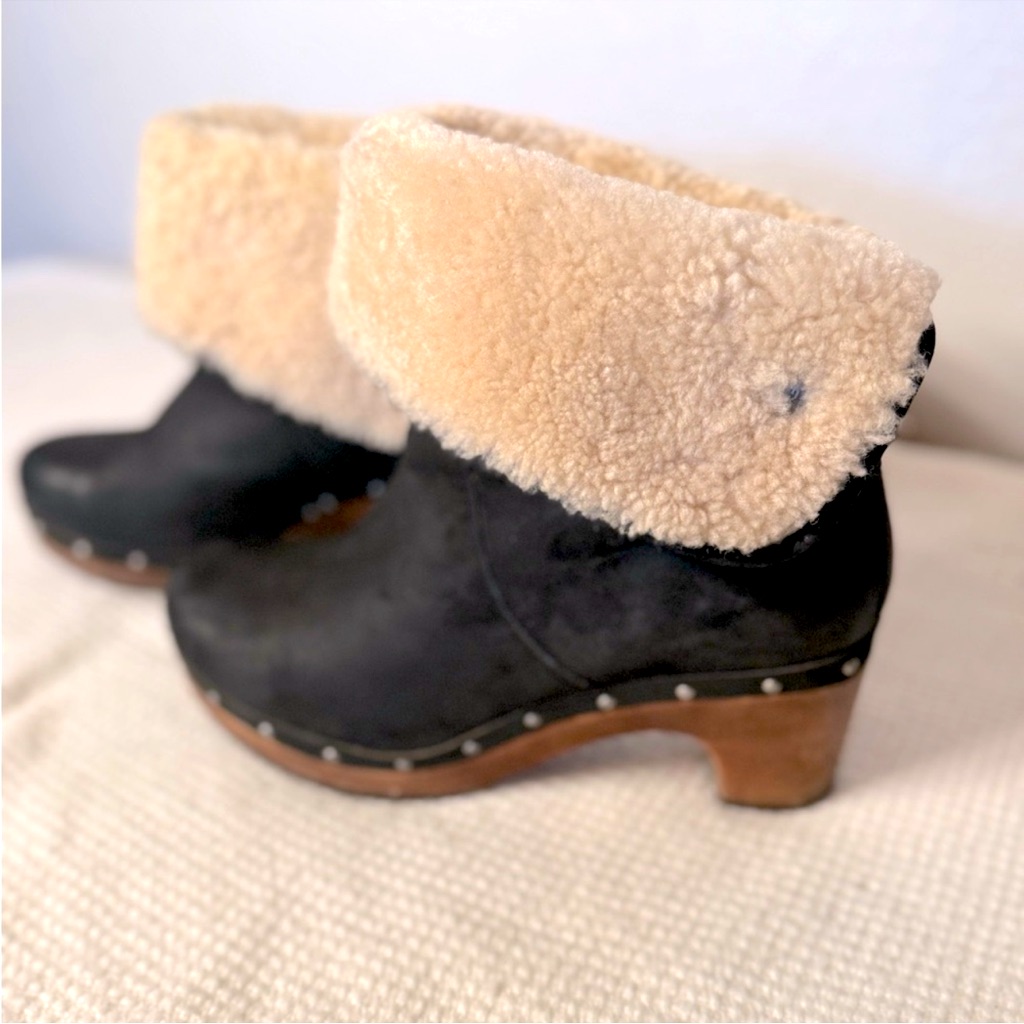 Ugg Black Leather Bootie, Layne, Women's 8. Like New Condition.